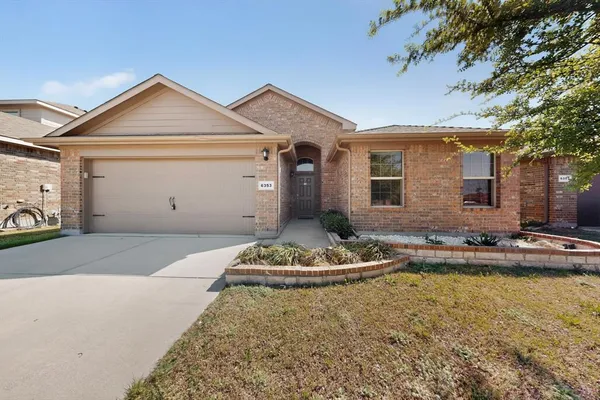$2,200 | 6353 Spokane Drive, Fort Worth, TX 76179