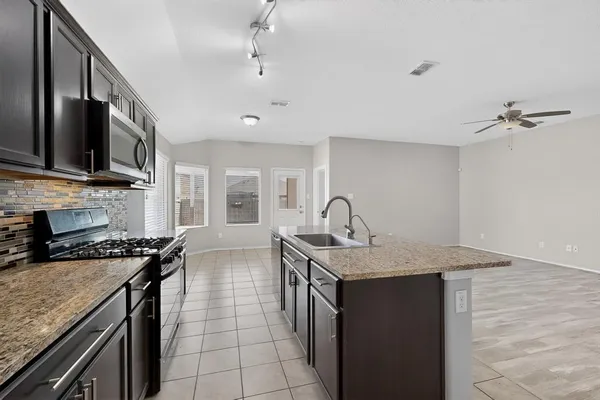 $2,200 | 6353 Spokane Drive, Fort Worth, TX 76179