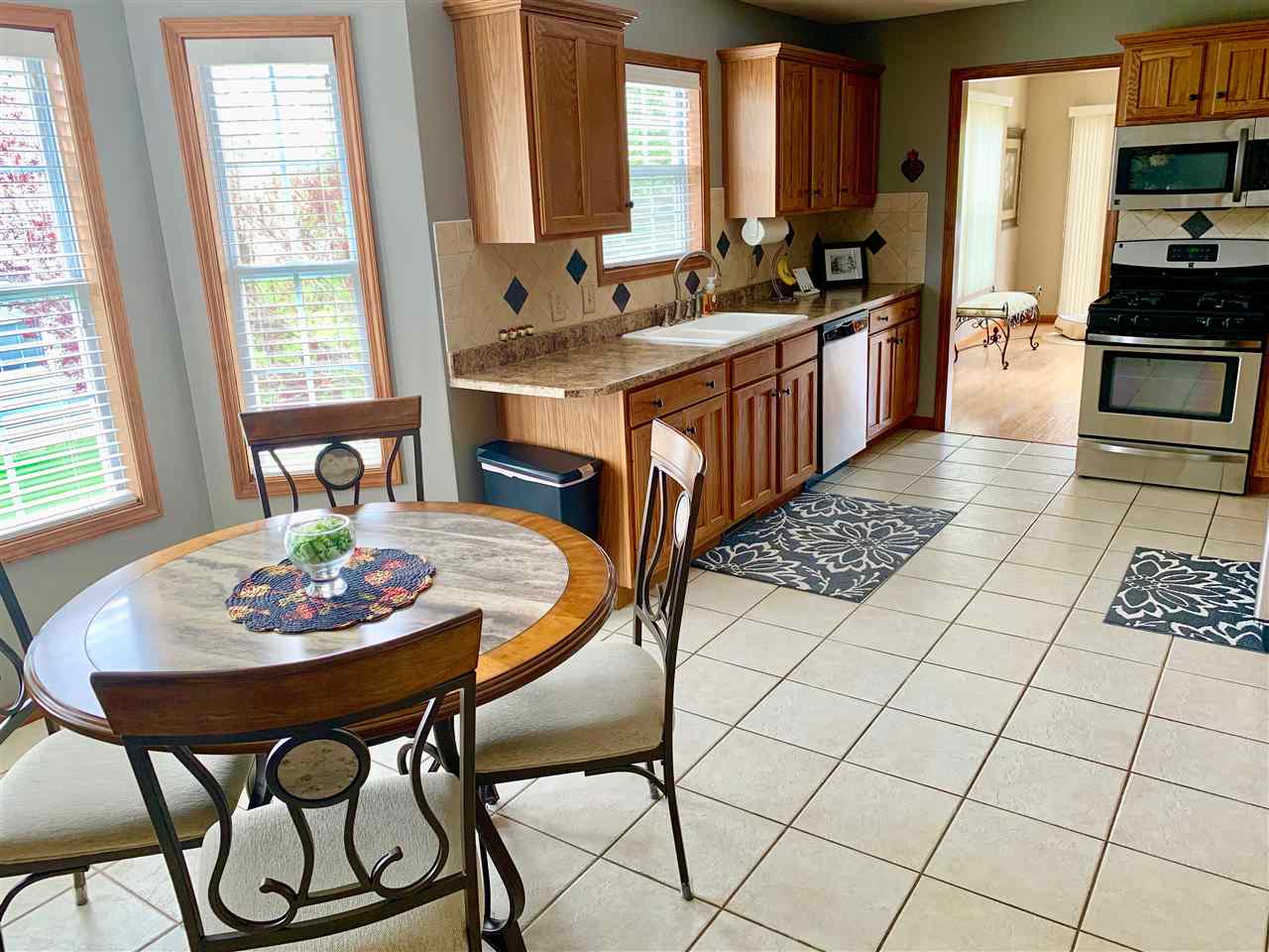 1605 West Geneva Road Peoria, IL 61615 - Photo 11 of 34 Gallery Image 11