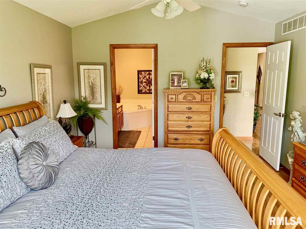 1605 West Geneva Road Peoria, IL 61615 - Photo 16 of 34 Gallery Image 16