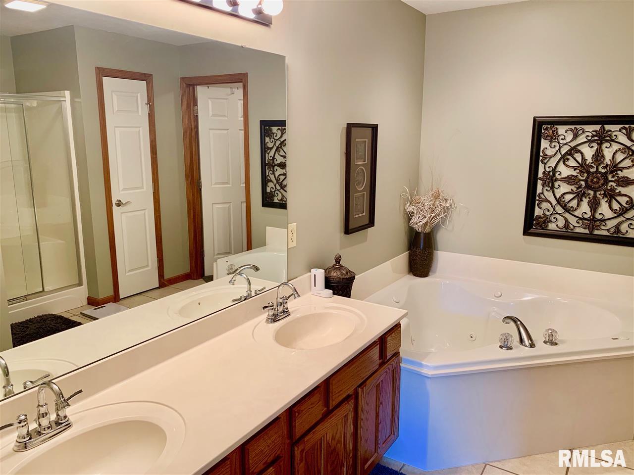 1605 West Geneva Road Peoria, IL 61615 - Photo 17 of 34 Gallery Image 17