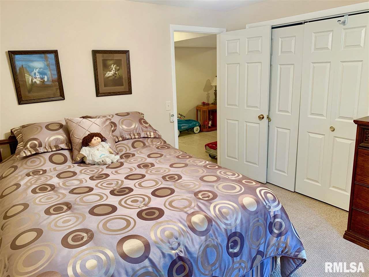 1605 West Geneva Road Peoria, IL 61615 - Photo 23 of 34 Gallery Image 23