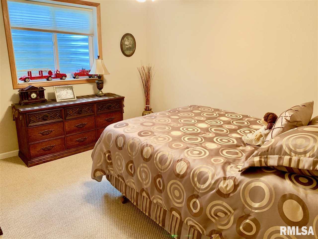 1605 West Geneva Road Peoria, IL 61615 - Photo 24 of 34 Gallery Image 24