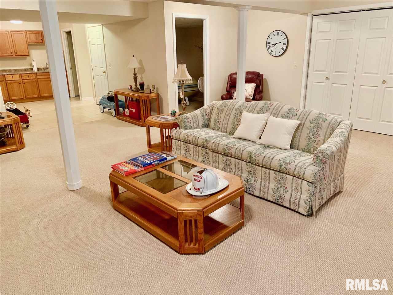 1605 West Geneva Road Peoria, IL 61615 - Photo 31 of 34 Gallery Image 31