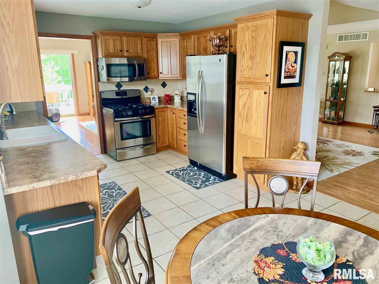 1605 West Geneva Road Peoria, IL 61615 - Photo 9 of 34 Gallery Image 9