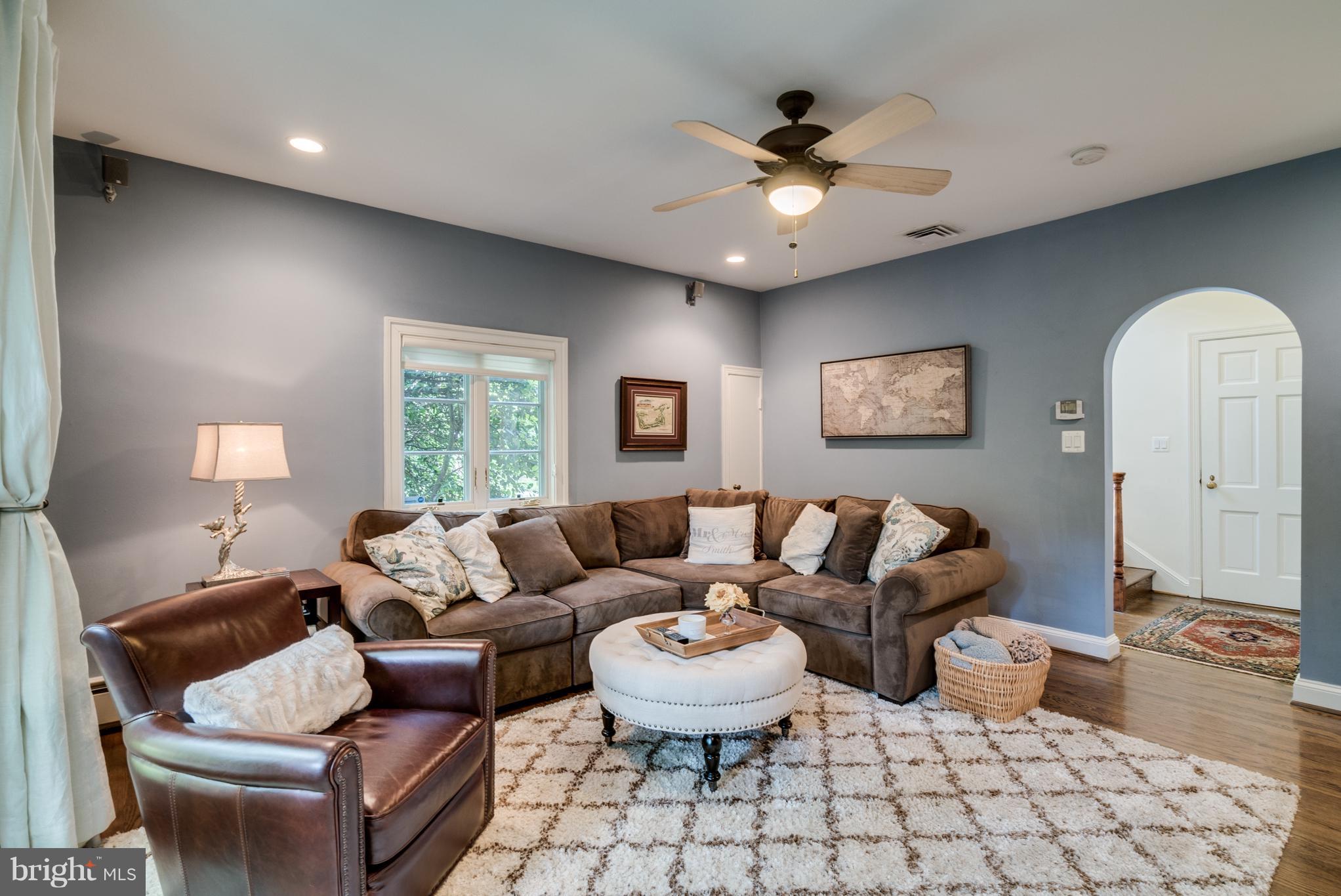 4700 Reservoir Road Northwest Washington, DC 20007 - Photo 3 of 8 Family Room
