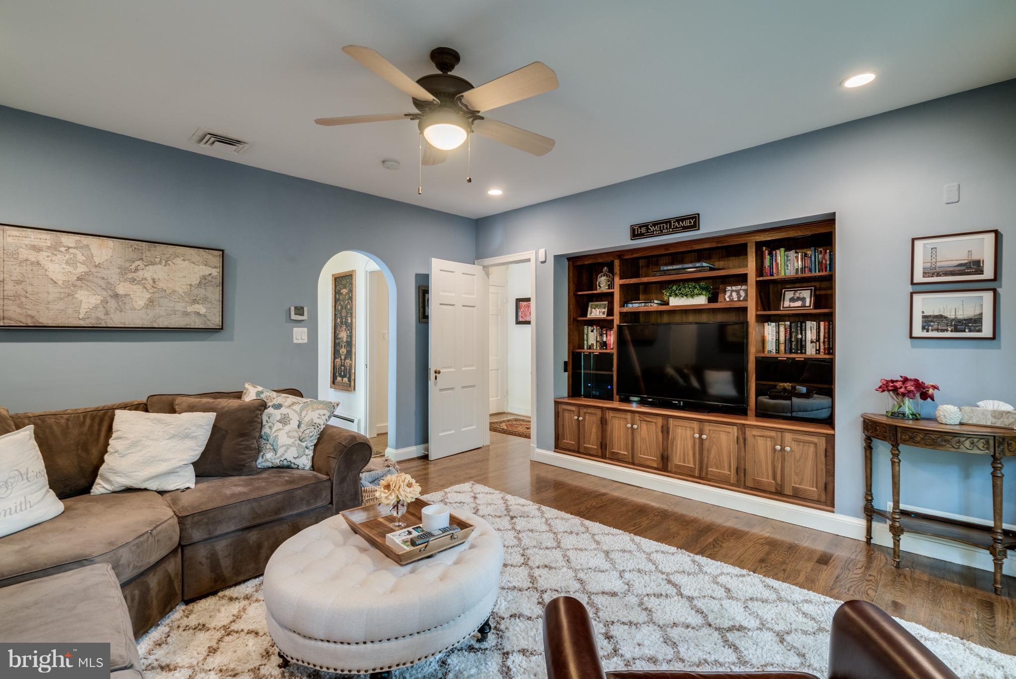 4700 Reservoir Road Northwest Washington, DC 20007 - Photo 4 of 8 Family Room
