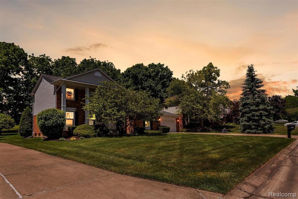 25735 Rutledge Crossing Farmington Hills, MI 48335 - Photo 2 of 53
