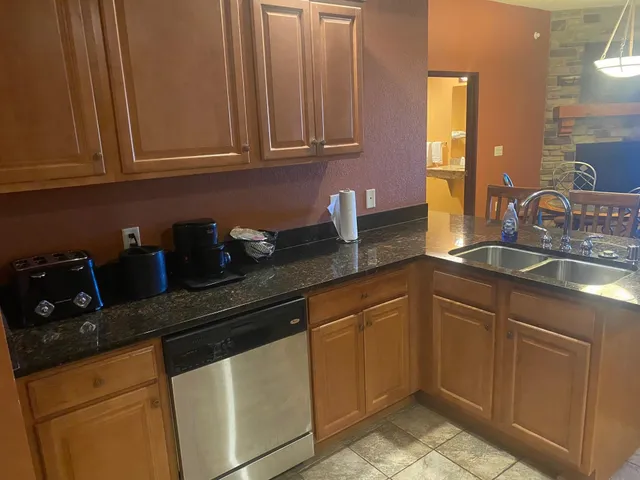 $189,900 | 2411 River Wisconsin Dells Wi 53965, Unit 2444, Wisconsin Dells, WI 53965