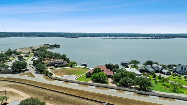 $1,200,000 | 207 Wilderness Drive East, Marble Falls, TX 78654