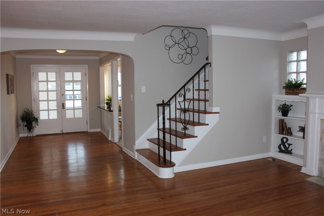 4142 Bayard Road Cleveland, OH 44121 - Photo 5 of 23