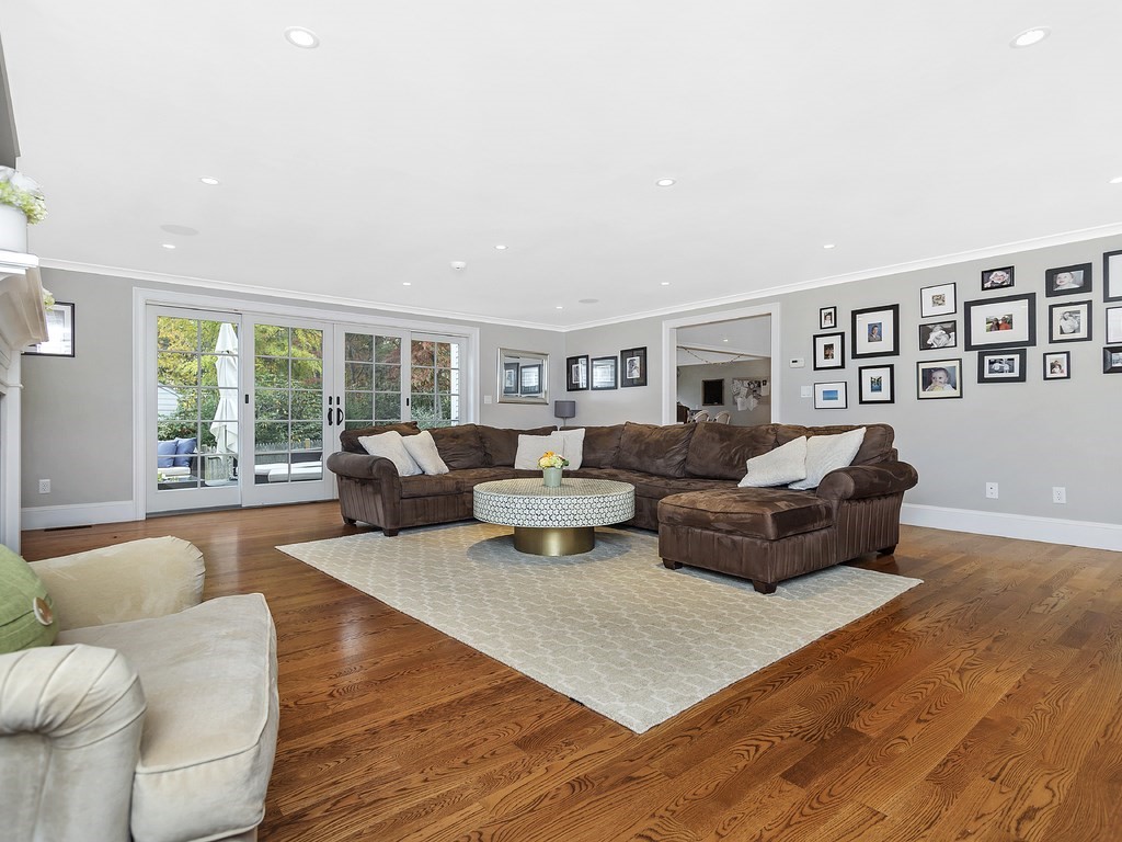84 Paul Revere Road Needham, MA 02494 - Photo 4 of 19