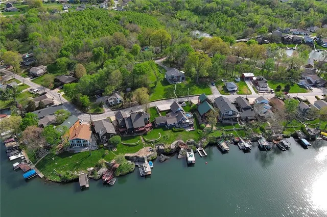 $155,000 | 148 Beach Drive, Lake Tapawingo, MO 64015