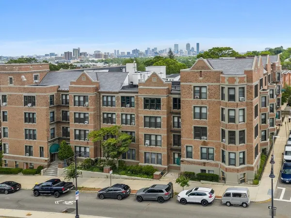 $459,000 | 1486 Commonwealth Avenue, Unit 4, Boston, MA 02135