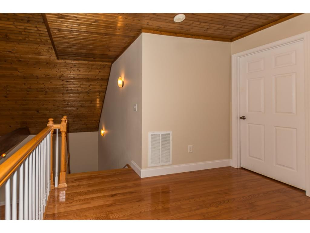305 Price Road Erwin, TN 37650 - Photo 23 of 30 UPSTAIRS