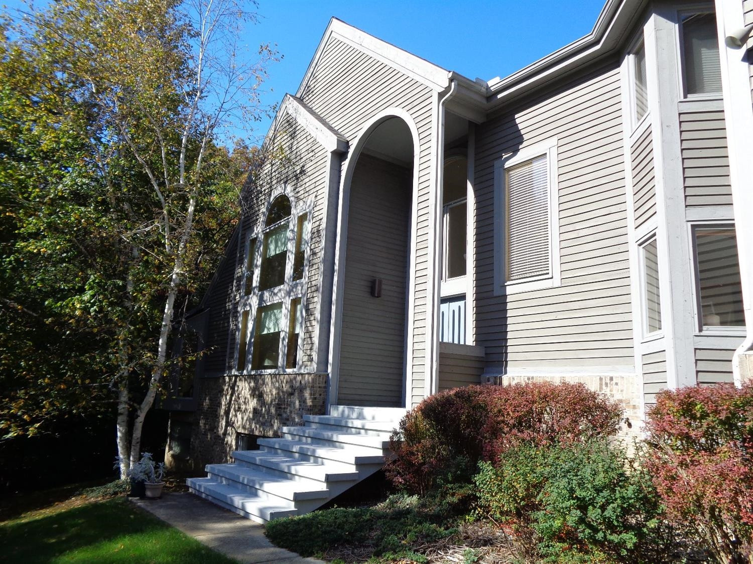69 Dhu Varren Road Ann Arbor, MI 48105 - Photo 2 of 10 Photo 2
