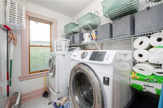 a view of washer and dryer in a room