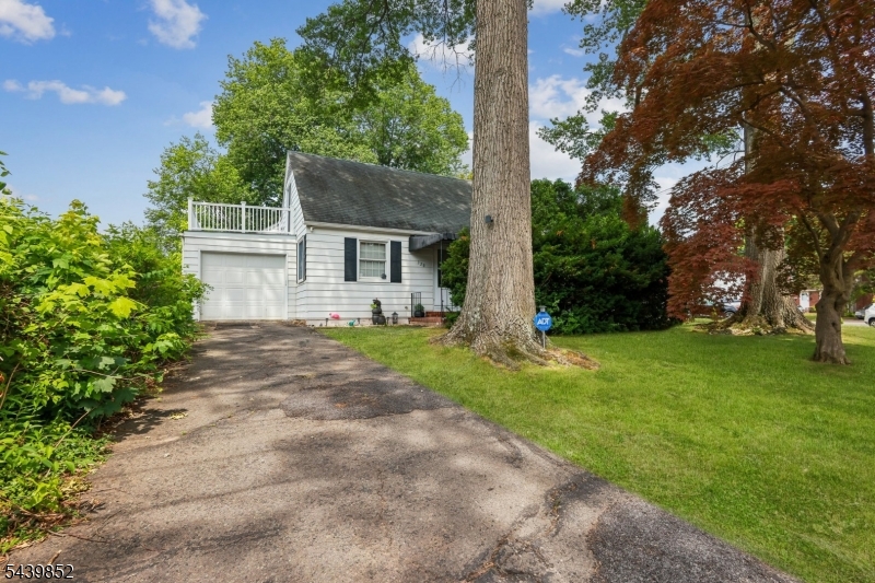 320 Redmont Road North Plainfield, NJ 07063 - Photo 1 of 24