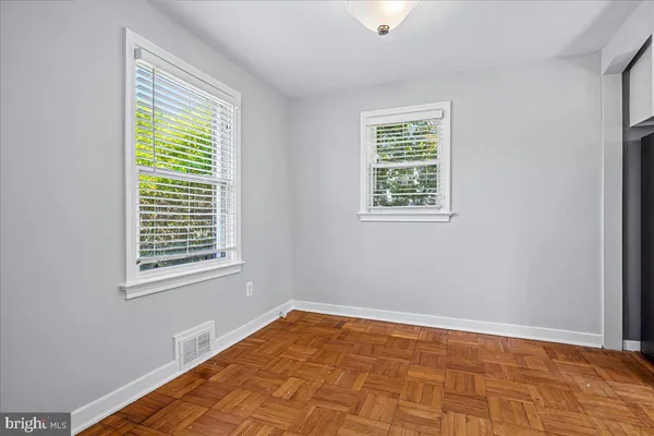 $845,000 | 5856 14th Street North, Arlington, VA 22205