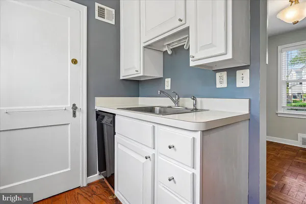 $845,000 | 5856 14th Street North, Arlington, VA 22205