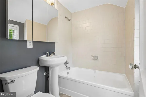 $845,000 | 5856 14th Street North, Arlington, VA 22205