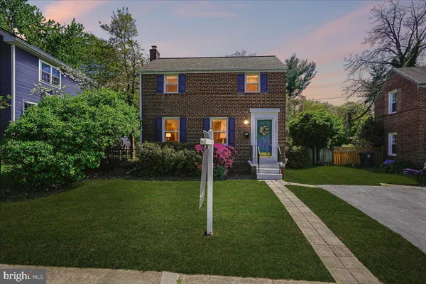 $845,000 | 5856 14th Street North, Arlington, VA 22205
