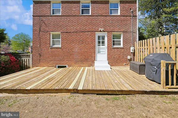 $845,000 | 5856 14th Street North, Arlington, VA 22205