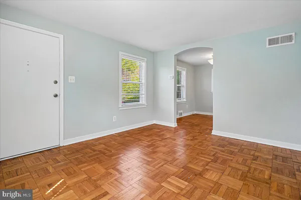 $845,000 | 5856 14th Street North, Arlington, VA 22205