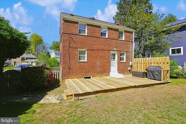 $845,000 | 5856 14th Street North, Arlington, VA 22205