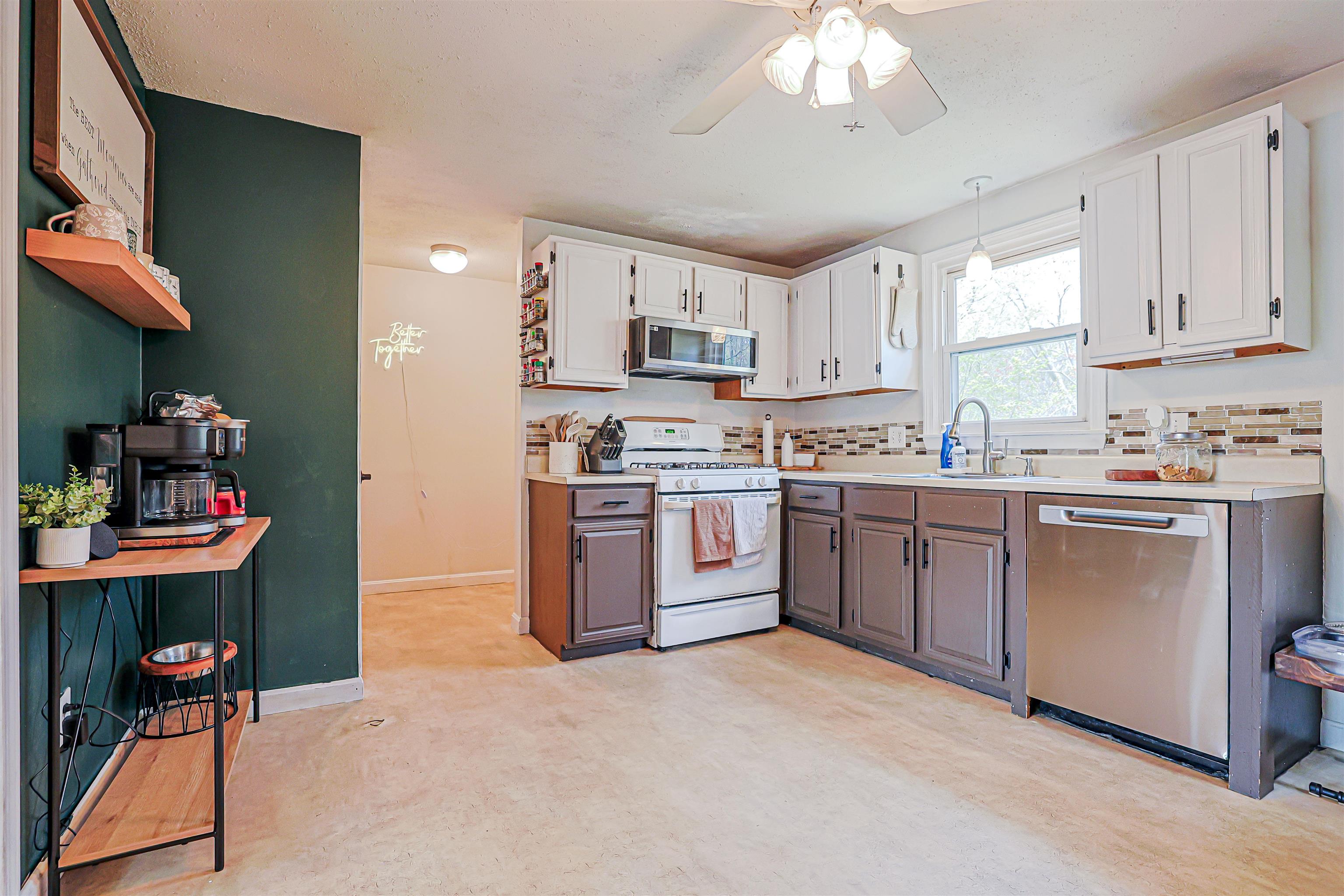 46 Windham Road, Unit B Hudson, NH 03051 - Photo 11 of 36 Gallery Image 11