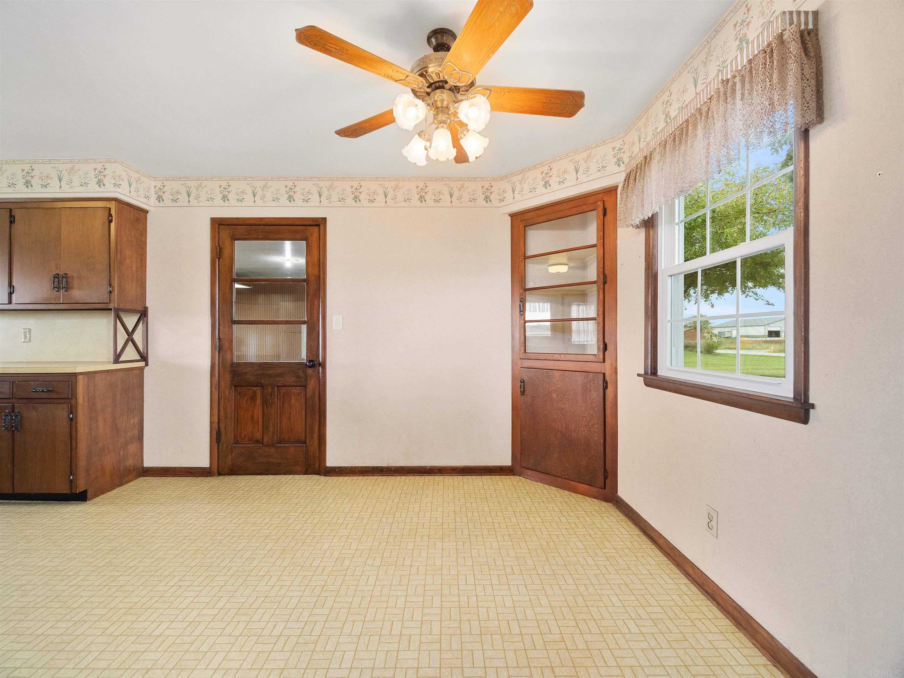 5717 West California Road Fort Wayne, IN 46818 - Photo 7 of 36