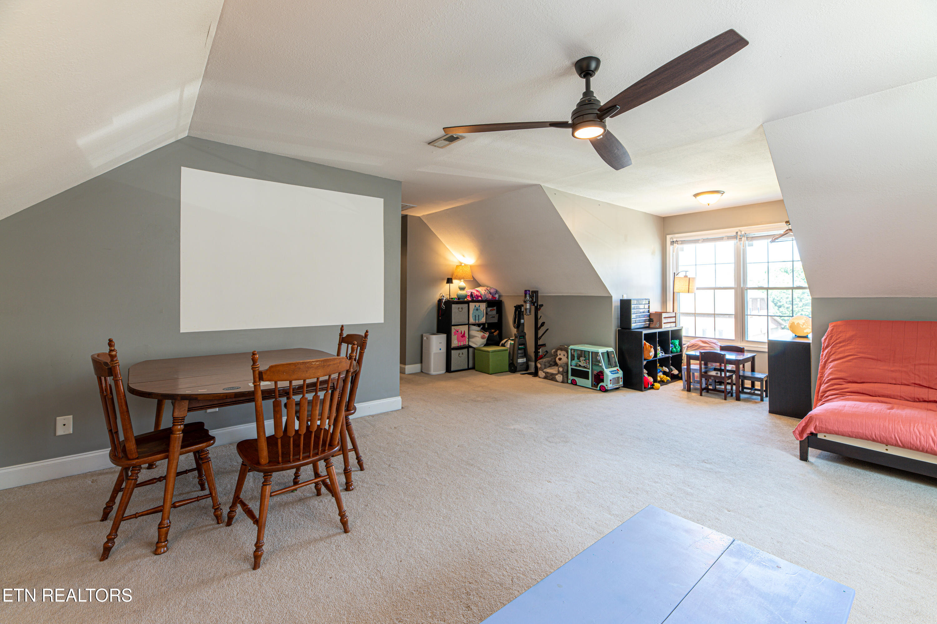 924 Crown Ridge Ln, Powell, TN 37849 - Photo 24 of 39 924 Crown Ridge Lane-29