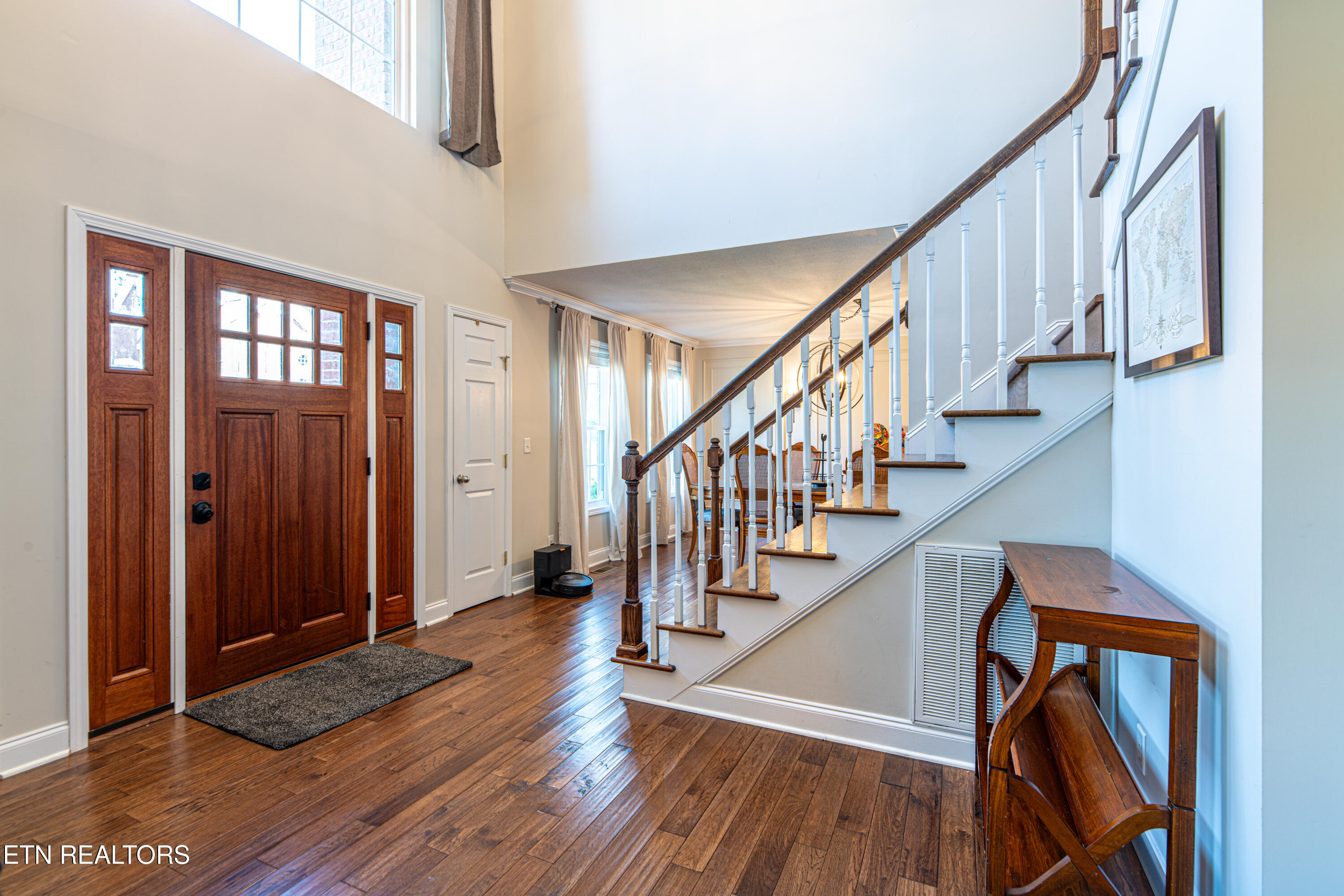 924 Crown Ridge Ln, Powell, TN 37849 - Photo 3 of 39 924 Crown Ridge Lane-2