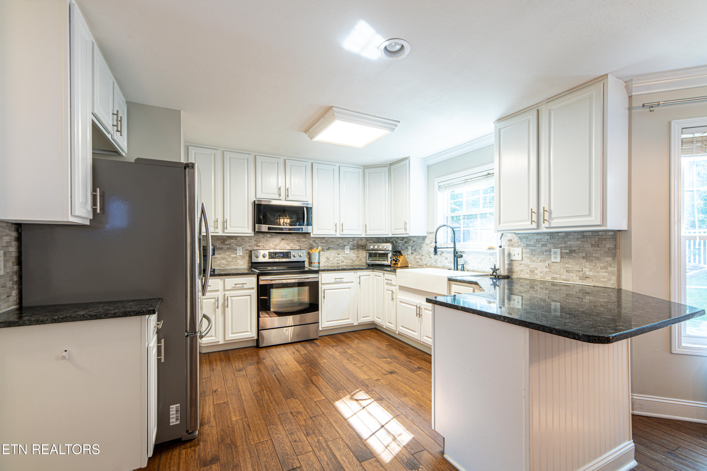 924 Crown Ridge Ln, Powell, TN 37849 - Photo 8 of 39 924 Crown Ridge Lane-7