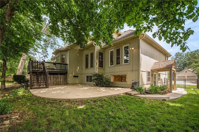 $490,000 | 1112 White Birch Street, Liberty, MO 64068