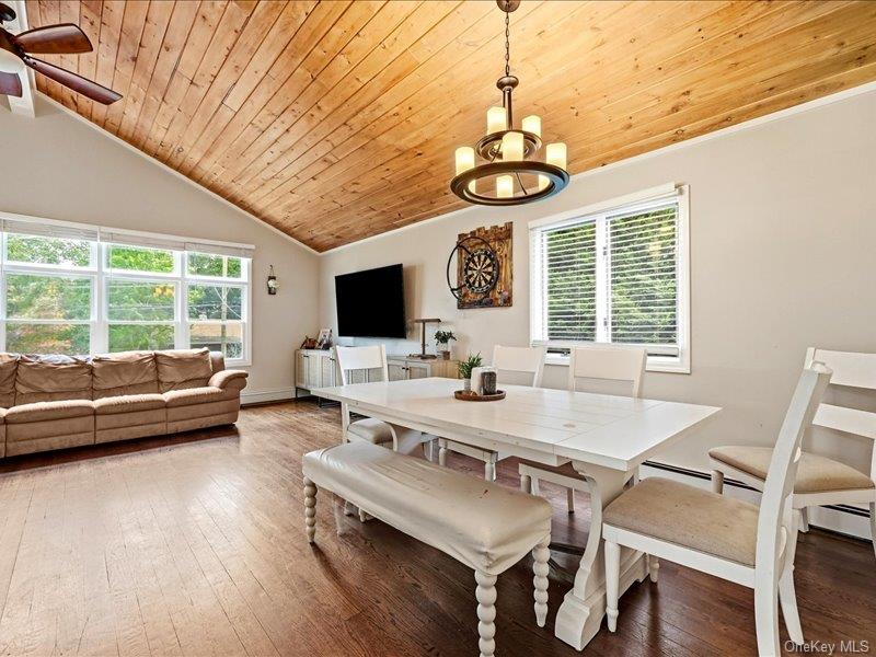 75 Lexington Road Shirley, NY 11967 - Photo 7 of 43 Gallery Image 7