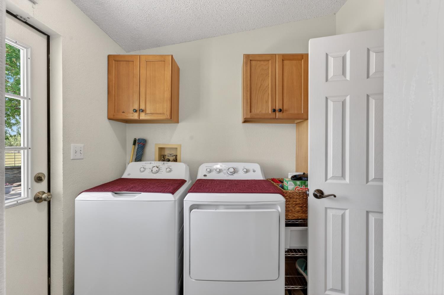2450 George Road Williams, CA 95987 - Photo 26 of 43 a utility room with dryer and washer