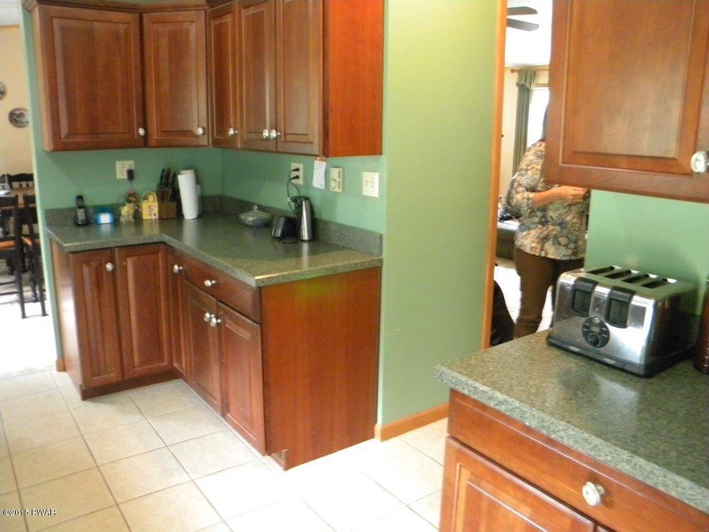 128 Frank Road Road Hawley, PA 18428 - Photo 5 of 37