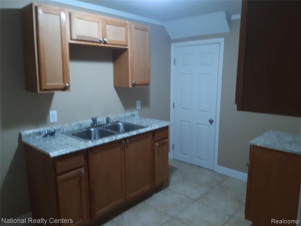 9 Myrtle Street, Unit A River Rouge, MI 48218 - Photo 6 of 11