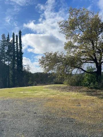 a view of a tennis court