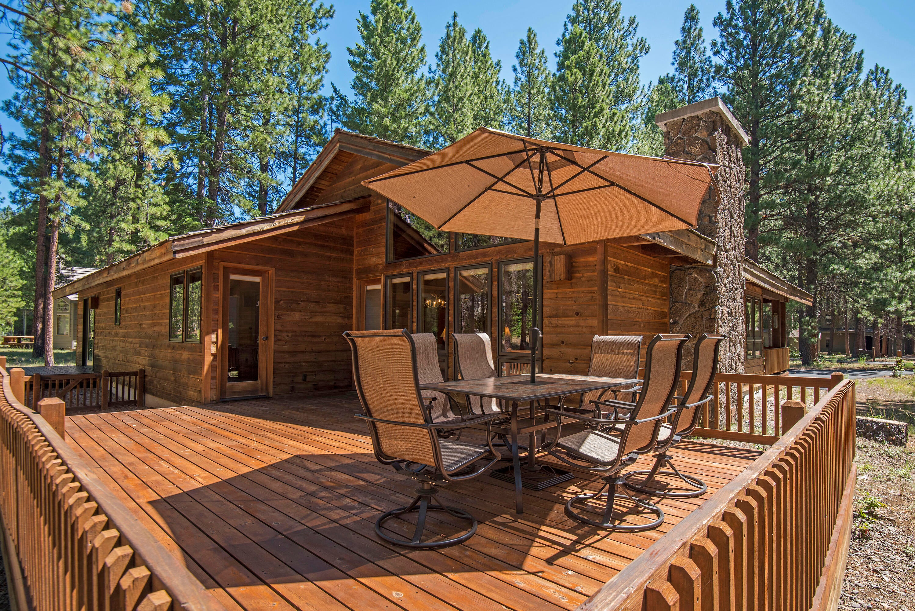 70523 Salal Black Butte Ranch, OR 97759 - Photo 5 of 37 Back Deck