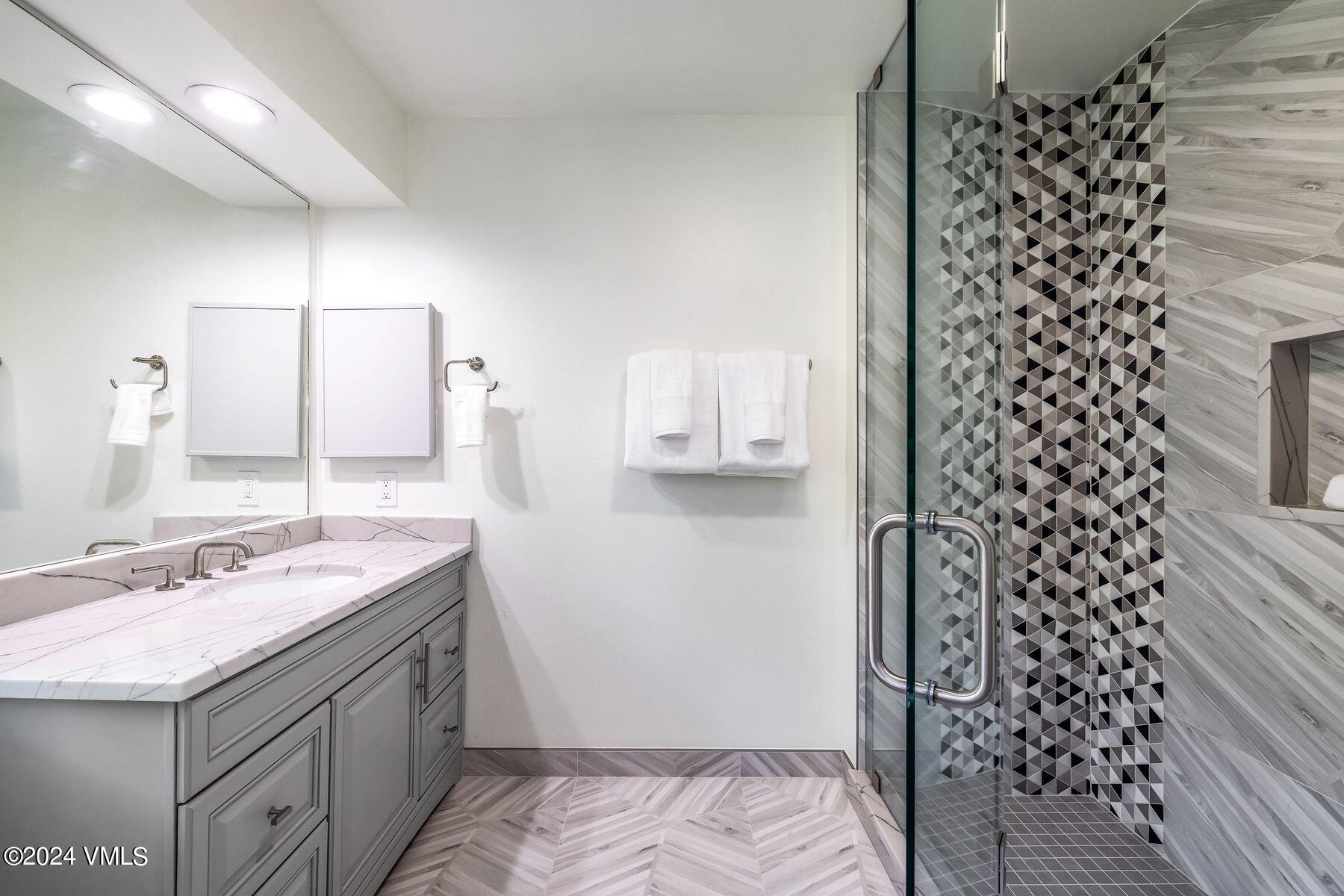 4770 Big Horn Road, Unit H4 Vail, CO 81657 - Photo 27 of 38 Second Bath