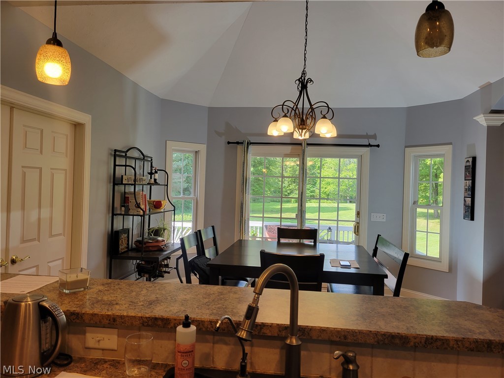 9293 Nichols Road Windham, OH 44288 - Photo 15 of 35 Breakfast area