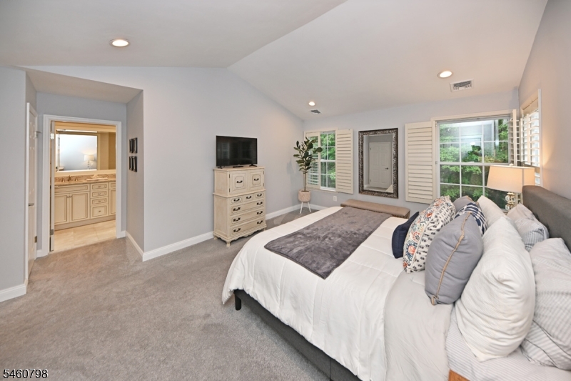 8 Hunter Road North, Unit 8 North Haledon, NJ 07508 - Photo 12 of 46 Gallery Image 12