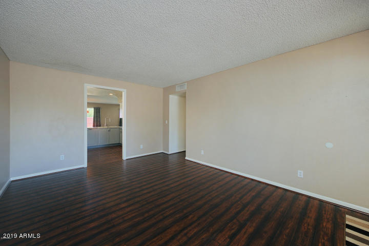 808 West Apollo Avenue Tempe, AZ 85283 - Photo 13 of 14 808 W Apollo - Front Room