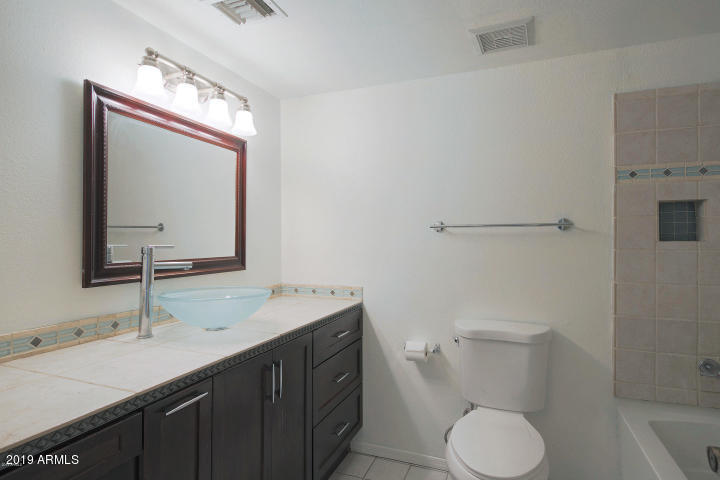 808 West Apollo Avenue Tempe, AZ 85283 - Photo 14 of 14 808 W Apollo - Bathroom