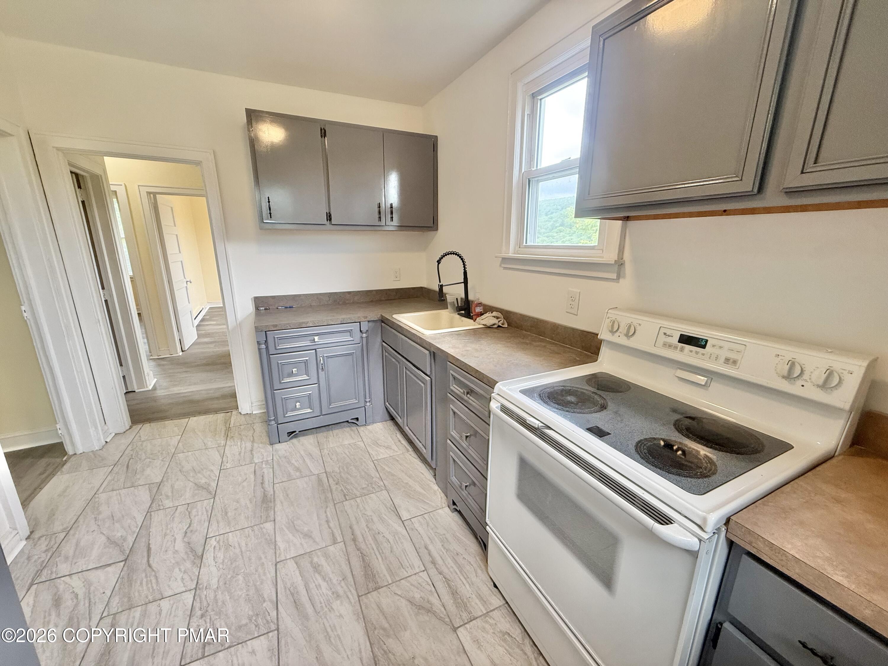 309-311 East Ridge Street Lansford, PA 18232 - Photo 12 of 47 IMG_4588