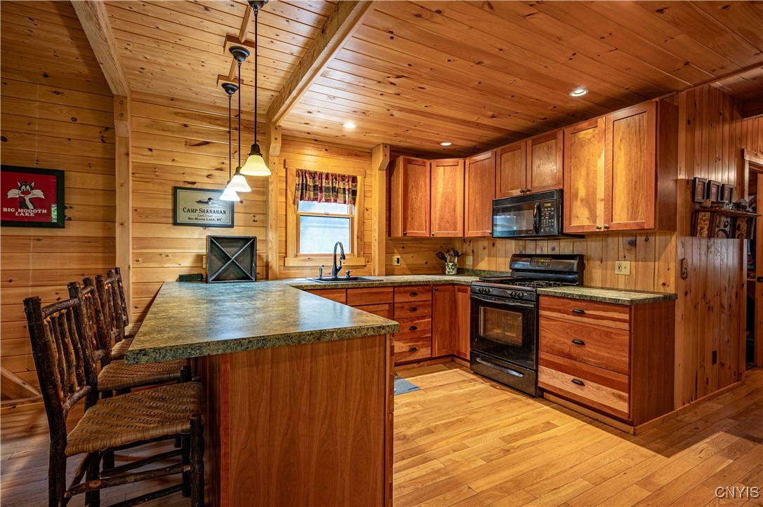 215 Judson Road Eagle Bay, NY 13331 - Photo 5 of 28 Kithchen