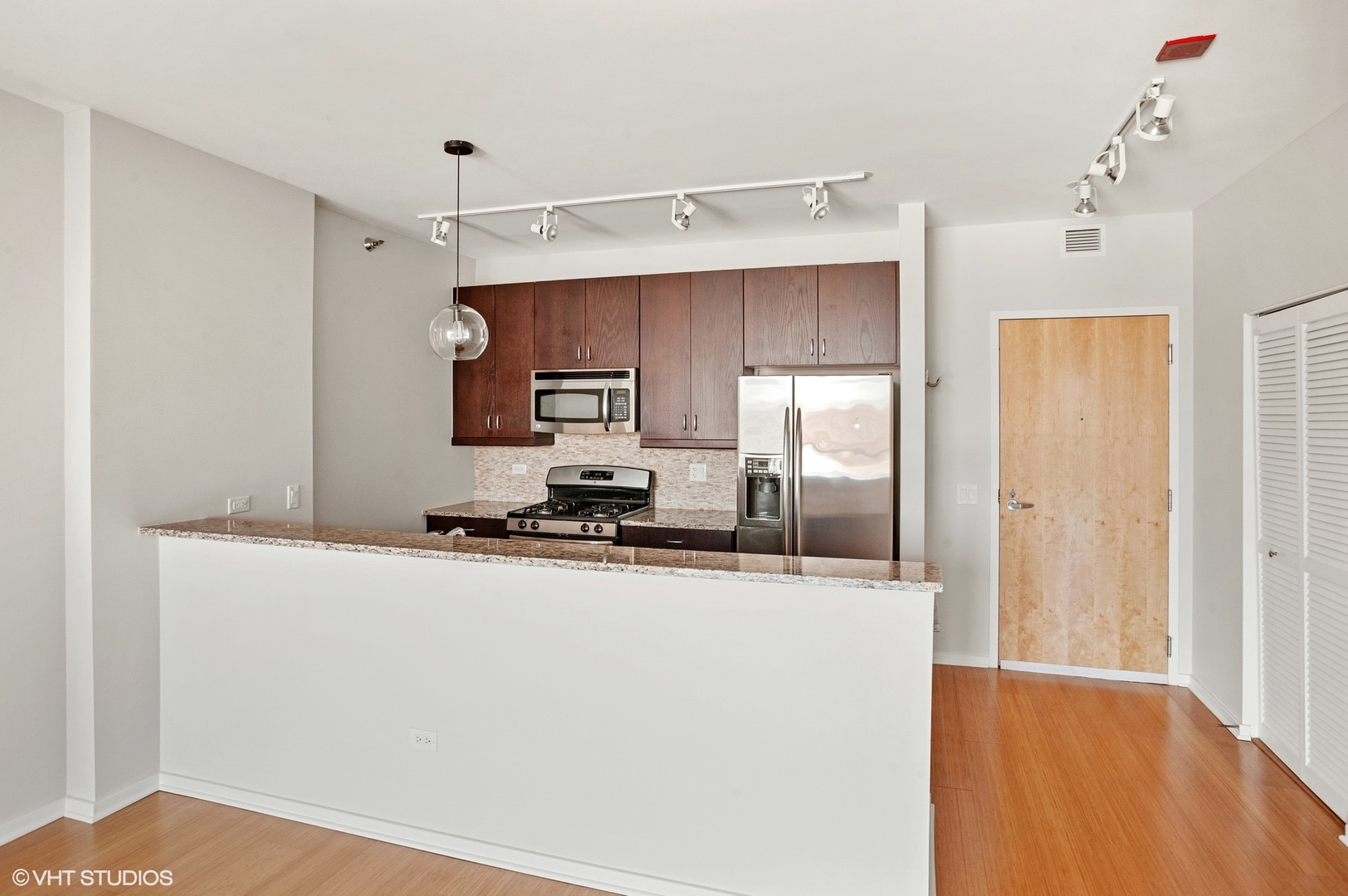 123 South Green Street, Unit 809B Chicago, IL 60607 - Photo 8 of 17