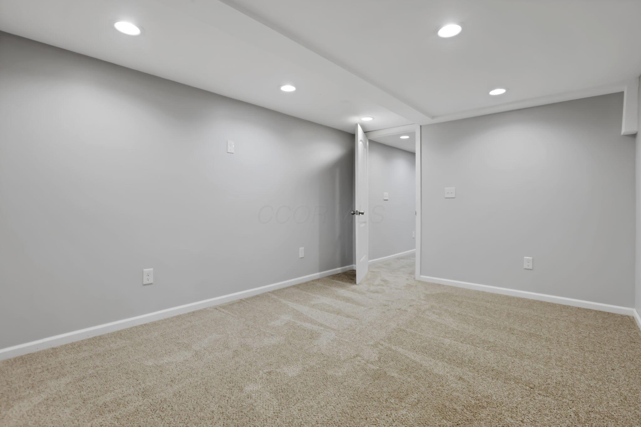 6365 Karl Road Columbus, OH 43229 - Photo 27 of 51 46-web-or-mls-939A9808